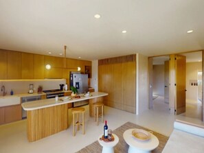 冰箱、微波炉、烤箱、炉灶