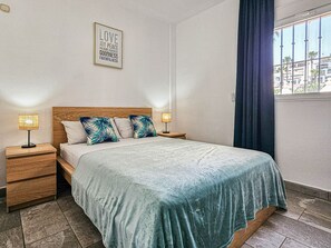 2 chambres, fer et planche à repasser, Wi-Fi gratuit