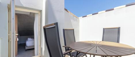 Dúplex exclusiu, 1 dormitori, no fumadors, vistes a la ciutat | Terrassa o pati