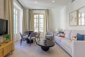 Living area - Plaza del Siglo Suites (Málaga)