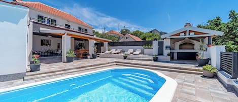 Family House, Multiple Bedrooms, 2 Bathrooms (Holiday Home Luce with Pool) | Pool | Outdoor pool, a heated pool