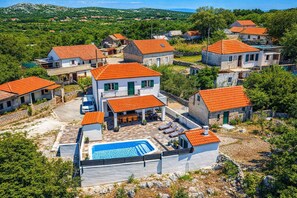 Exterior - Holiday Home Luce with Pool (Seget)