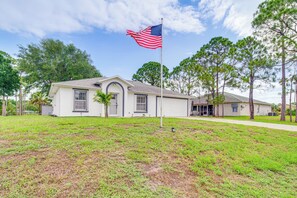 House (3 Bedrooms) | Interior - Private Yard + Patio: Central Sebastian Home! (Sebastian)