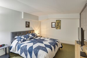 Interior - Riverfront Home w/ Boat Launch in Jefferson (Jefferson)