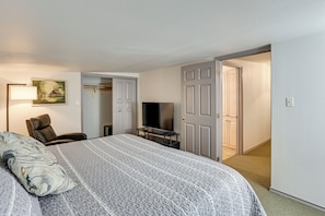 House (4 Bedrooms) | Interior - Riverfront Home w/ Boat Launch in Jefferson (Jefferson)