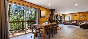 6 Mi to Pinecrest Lake: Cozy Cabin in Cold Springs