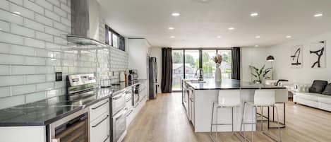 House (2 Bedrooms) | Interior