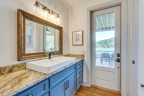 House (5 Bedrooms) | Interior - Lakefront Hiawassee Gem: Boat Dock w/ Rooftop Deck (Hiawassee)