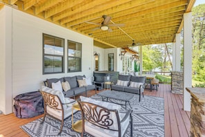 House (5 Bedrooms) | Interior - Lakefront Hiawassee Gem: Boat Dock w/ Rooftop Deck (Hiawassee)