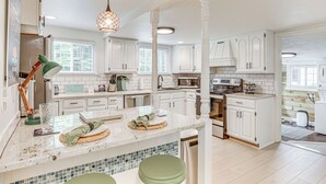 Interior - Family Home w/ Hot Tub: 1/2 Mi to Lake Milton (Lake Milton)