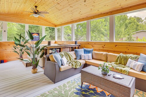 Family Home w/ Hot Tub: 1/2 Mi to Lake Milton