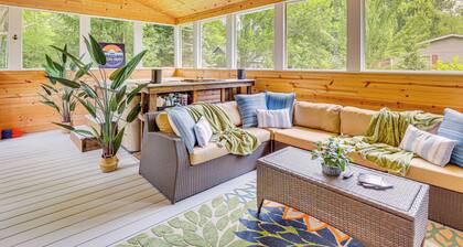 Family Home w/ Hot Tub: 1/2 Mi to Lake Milton