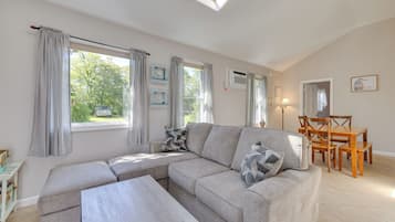 Cottage (2 Bedrooms) | Interior