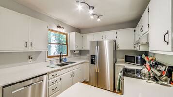 Cottage (2 Bedrooms) | Interior