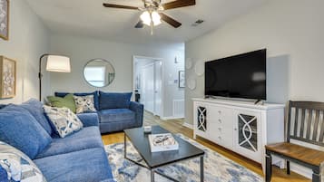 Apartment (2 Bedrooms) | Front of property