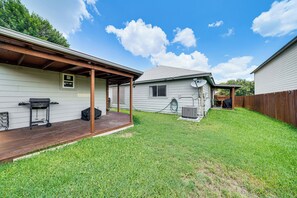 House (3 Bedrooms) | Interior - Spacious San Antonio Home: Close to Military Bases (San Antonio)