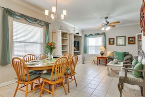 Apartment (2 Bedrooms) | Interior - South Padre Island: Pool Access, 1 Block to Beach! (South Padre Island)