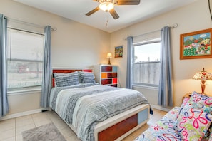 Apartment (2 Bedrooms) | Interior - South Padre Island: Pool Access, 1 Block to Beach! (South Padre Island)