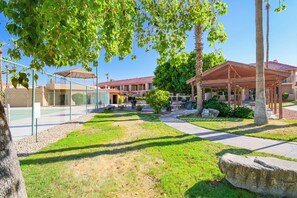 Interior - Patio & Pool Access: Lake Havasu City Gem (Lake Havasu City)