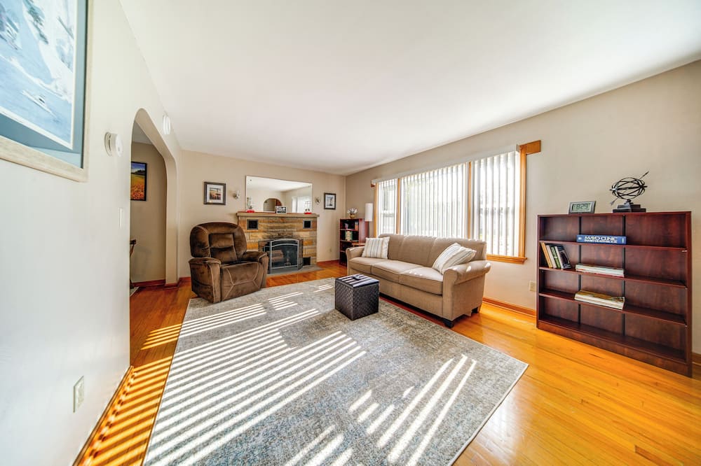 < 1 Mi to Lake Erie: Ashtabula Hideaway! - Austinburg, OH