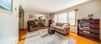 < 1 Mi to Lake Erie: Ashtabula Hideaway!