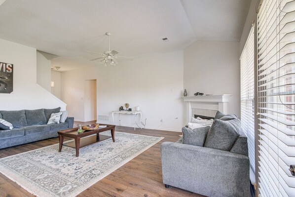 House (3 Bedrooms) | Interior