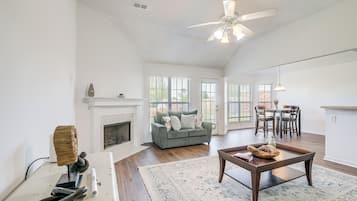 House (3 Bedrooms) | Front of property