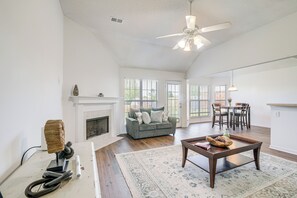 House (3 Bedrooms) | Front of property - Large Backyard: Peaceful Home in Southaven! (Southaven)