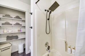 House (4 Bedrooms) | Interior - Lovely Roberts Home w/ Patio & Mountain Views! (Roberts)