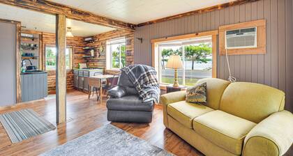 Wisconsin Lakeside Cottage w/ Deck, Views