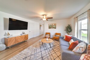 House (2 Bedrooms) | Interior