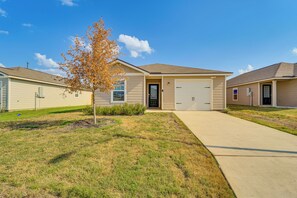 House (2 Bedrooms) | Interior - Lovely San Antonio Vacation Rental w/ Private Yard (San Antonio)