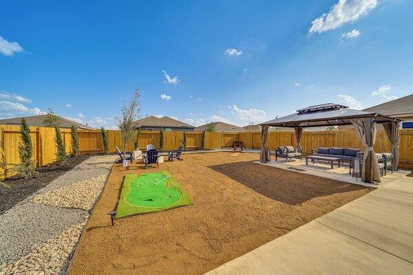 Lovely San Antonio Vacation Rental W/ Private Yard - San Antonio, TX