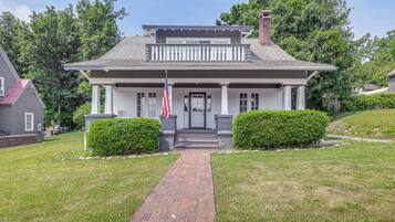 House (3 Bedrooms) | Front of property