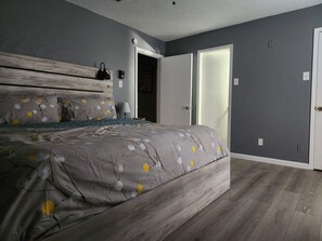 4 Schlafzimmer, Bügeleisen/Bügelbrett, WLAN, Bettwäsche
