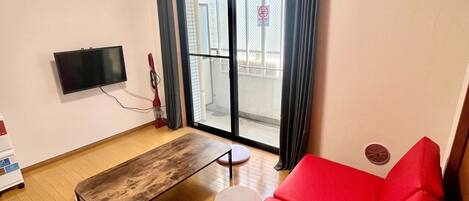 Departamento básico | Escritorio, cortinas blackout, wifi gratis y ropa de cama