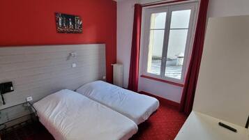 Kahden hengen huone (kaksi sänkyä) | Äänieristys, ilmainen Wi-Fi, vuodevaatteet