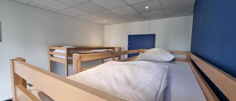 Soundproofing, free WiFi, bed sheets