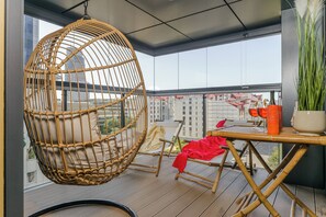 Exterior - Lumina 4-room apart in Mennica Residence (Warsaw)