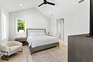 5 bedrooms, iron/ironing board, travel crib, internet