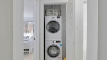 Signature Condo, 3 Bedrooms | Laundry