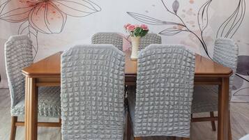 公寓 | 房內用餐