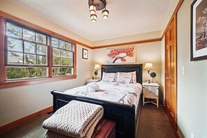 3 habitaciones, tabla de planchar con plancha, internet y ropa de cama 