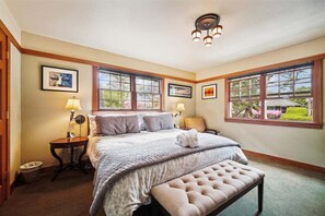 3 bedrooms, desk, free WiFi, bed sheets
