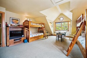3 Schlafzimmer, Bügeleisen/Bügelbrett, Internetzugang, Bettwäsche