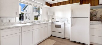 OCEANFRONT, Four Bedroom 2 Bath Beach house ~ The Ravissant!