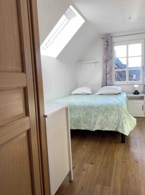 4 bedrooms, iron/ironing board, free WiFi, bed sheets - Gite LE Passiflore (Beuvron-en-Auge)