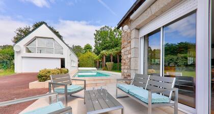 House for 8 with pool 500m from the beach