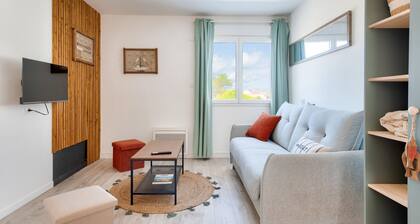 180m beach, lively area, studio for 2 people
