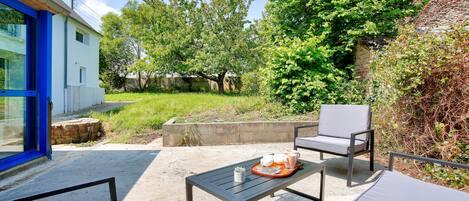 تناول الطعام بالخارج